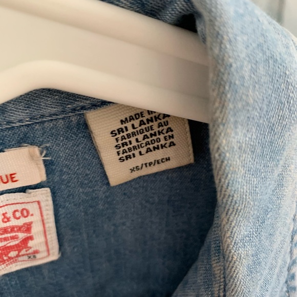 Levi’s shirt - Picture 2 of 2